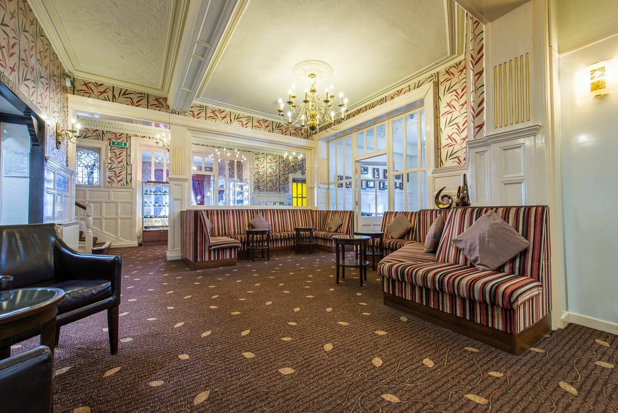 Queens Hotel Llandudno Esterno foto