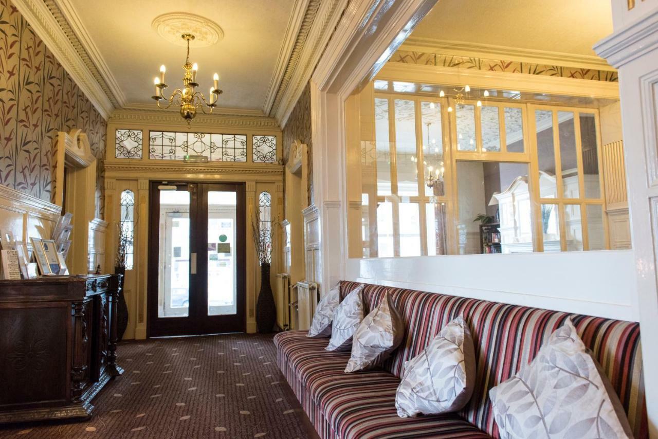 Queens Hotel Llandudno Esterno foto